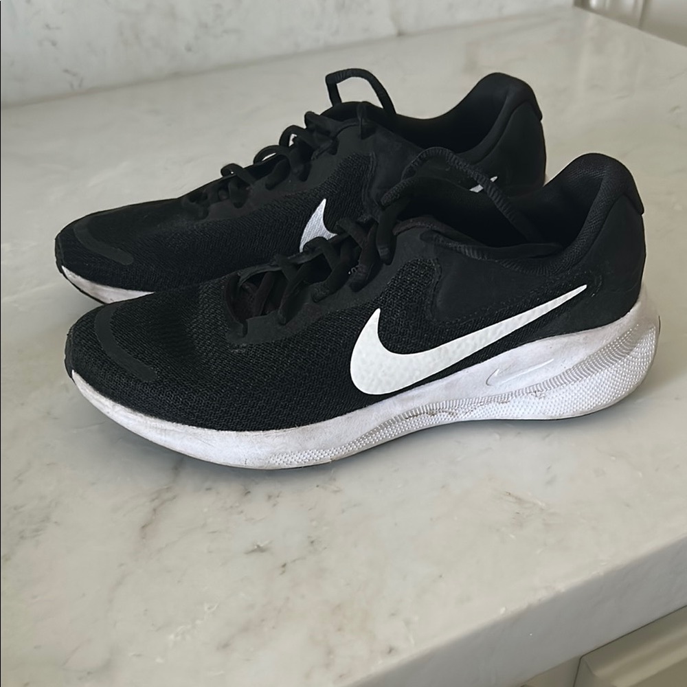 Nike Black and White Running Shoes